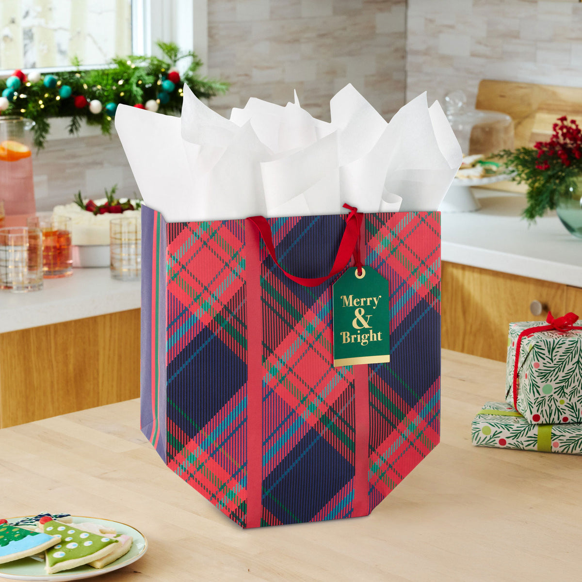 Hallmark 13.5'' Red Plaid, Merry and Bright Extra-Large Christmas Gift Bag With Gift Tag
