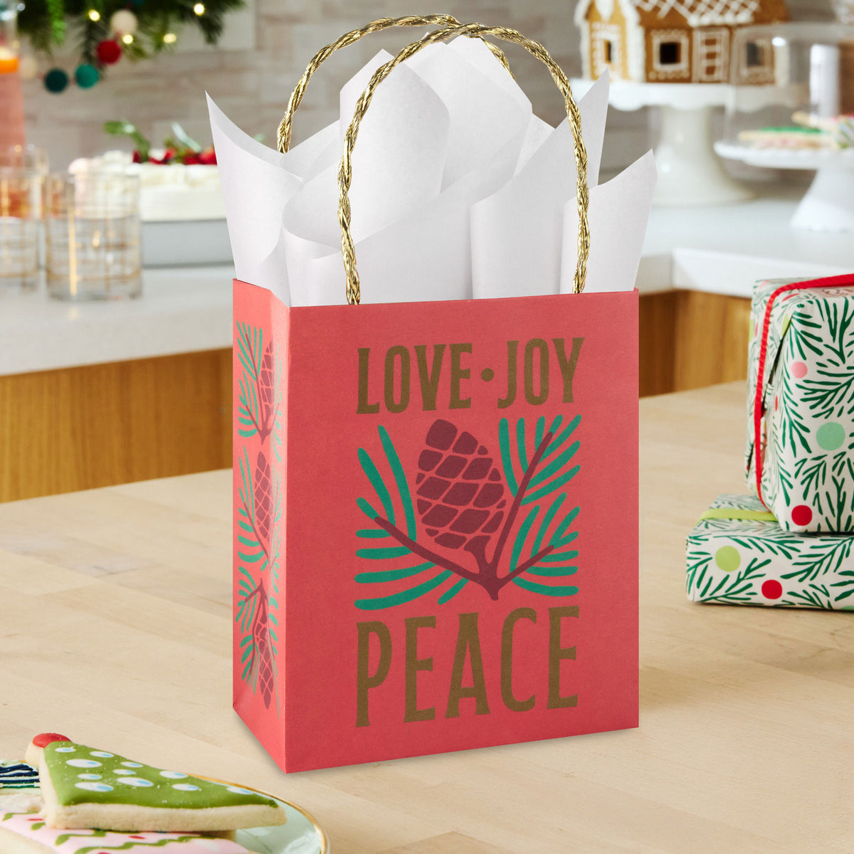 Hallmark 6.5'' Pine Cone on Red Small Christmas Gift Bag