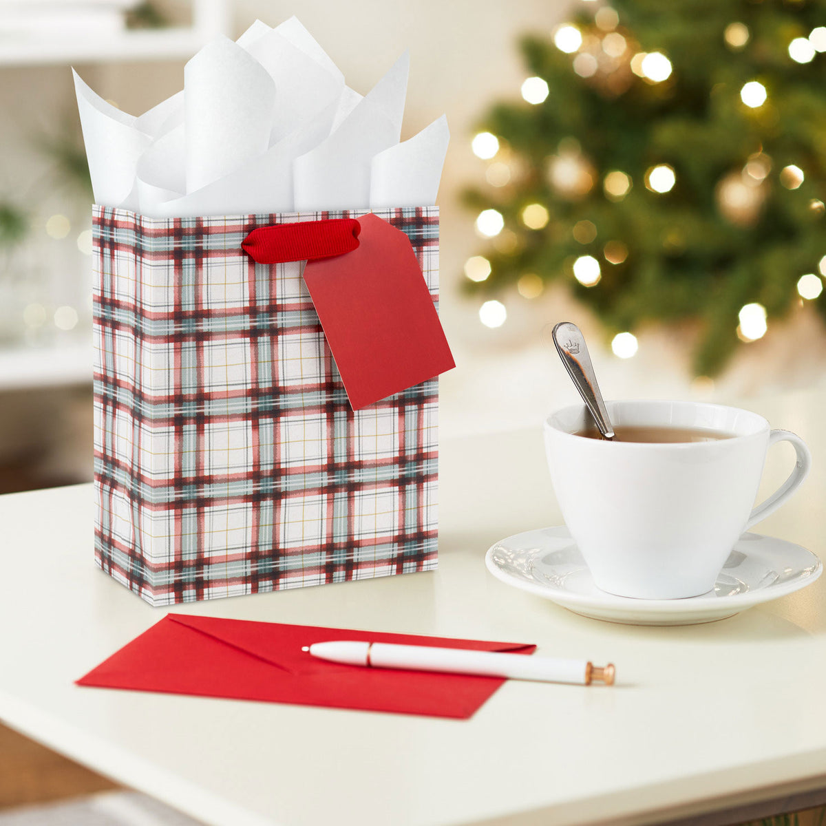 Hallmark 6.5'' Farmhouse Plaid on White Small Holiday Gift Bag