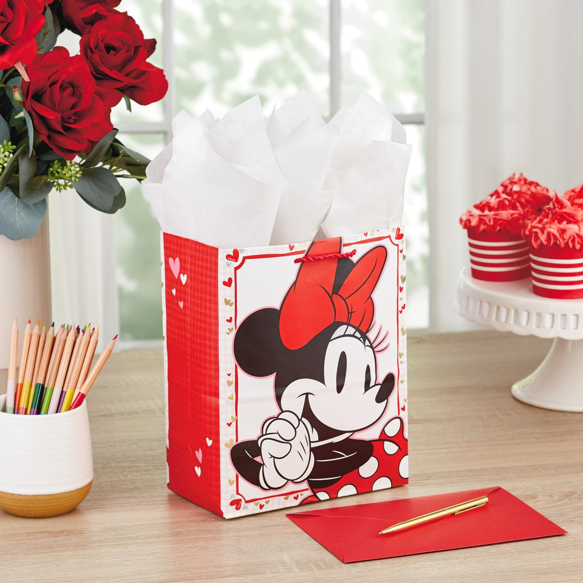Hallmark 9.6" Disney Minnie Mouse Valentine's Day Gift Bag