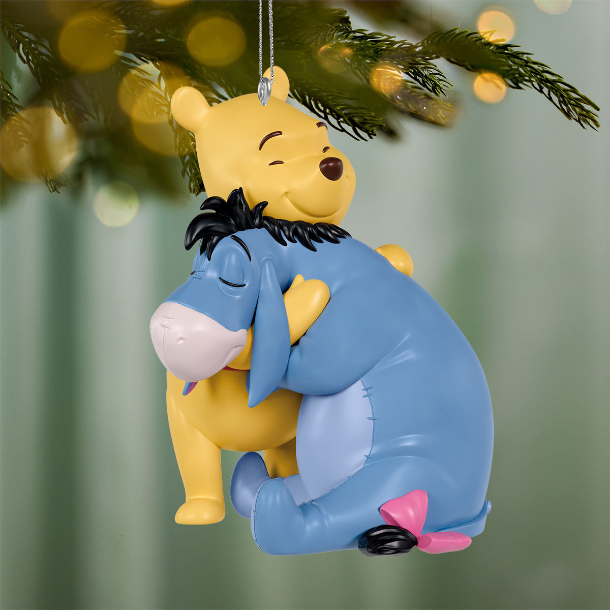 Hallmark Disney Winnie the Pooh Holiday Hugs Ornament