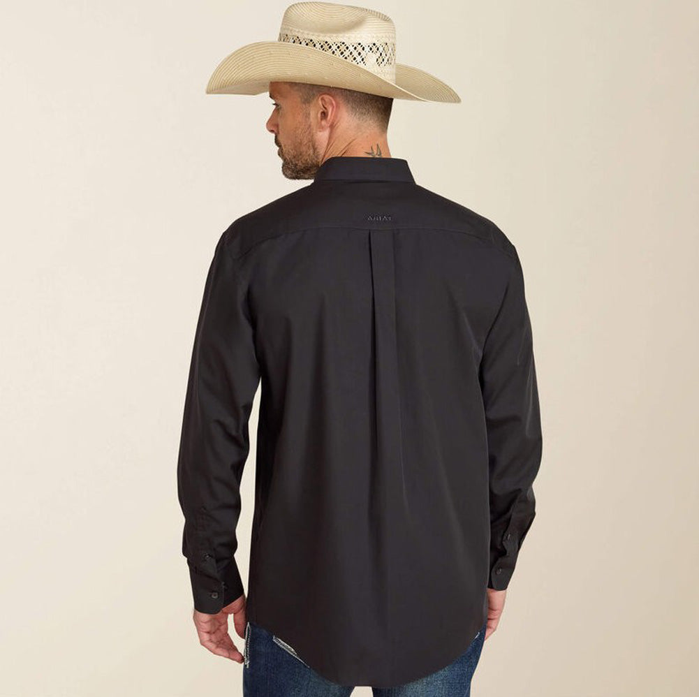 Wrinkle Free Solid LS in Black by Ariat