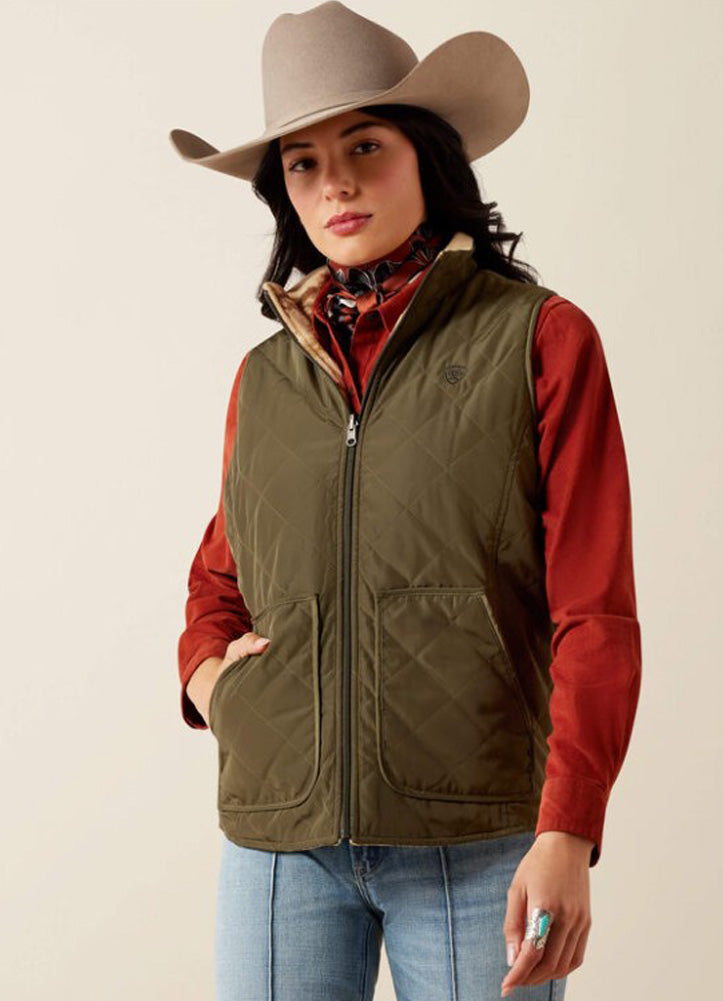 Dilon 2.0 Reversible Insulated Vest in Ivy Green Wild Horses Print by Ariat