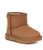 Classic Mini II in Chestnut by UGG
