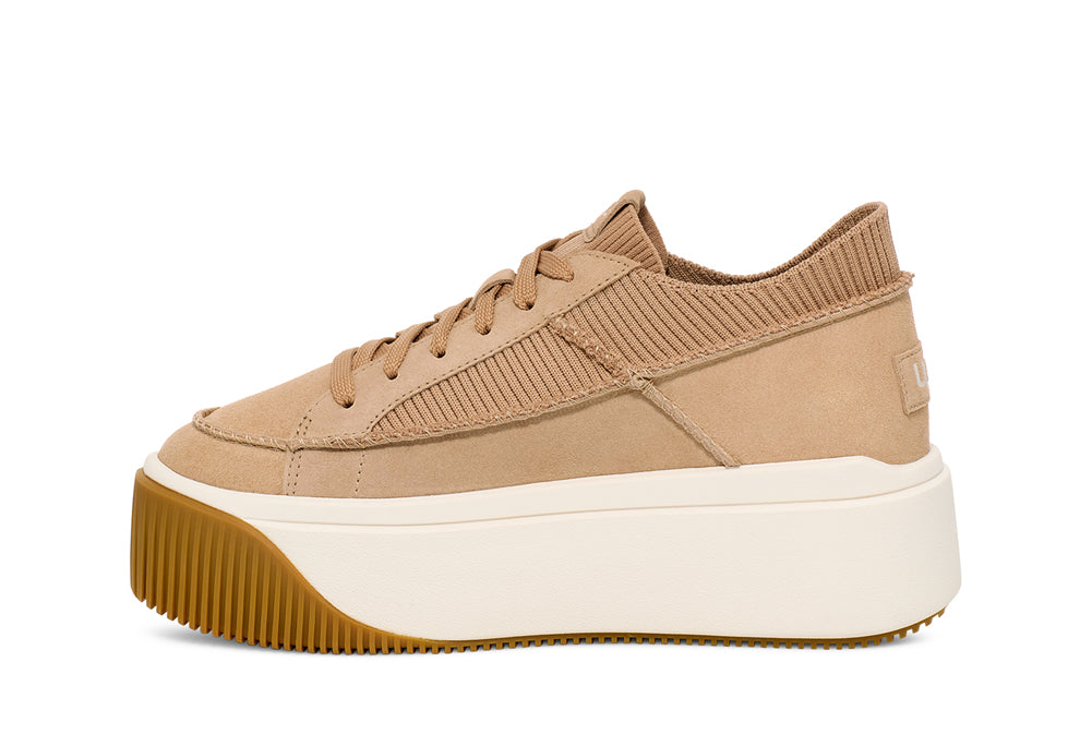 EZ-Duzzit Lace in Sand by UGG – Martin's