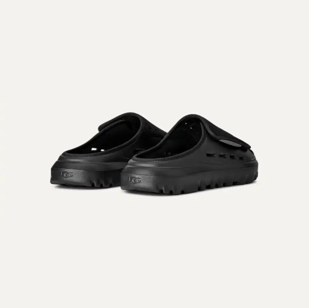 Peakmod Slide in Black by UGG