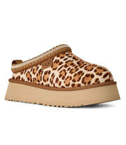Tazz Plains in Felicity Leopard Jasmine by UGG