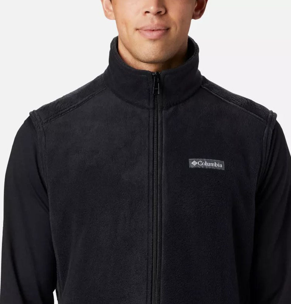 Steens Mountain Vest in Black by Columbia