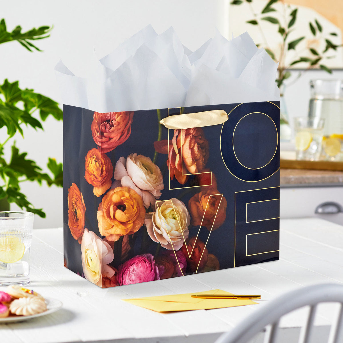 Hallmark 7.7" Dark Floral Love Medium Horizontal Gift Bag