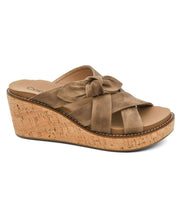 Bowdacious in Tan Oil PU by Corkys