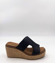 Kiss N Tell in Black by Corkys