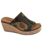 Kiss N Tell in Camo by Corkys