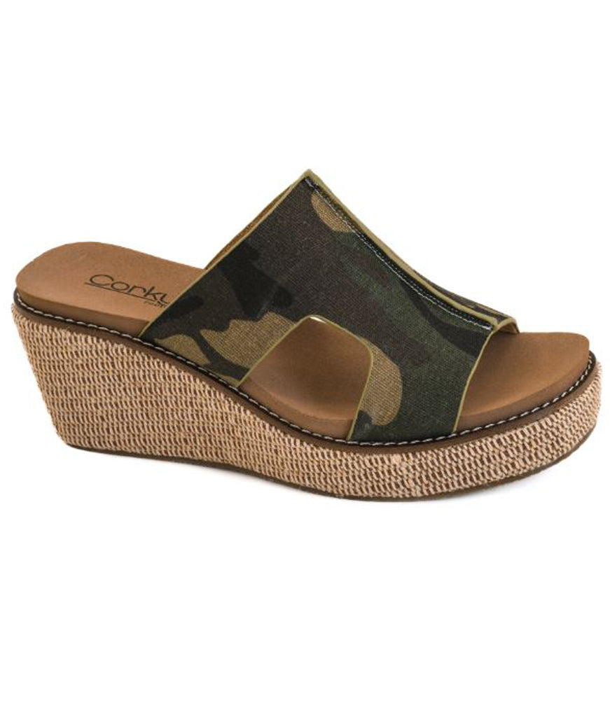 Kiss N Tell in Camo by Corkys