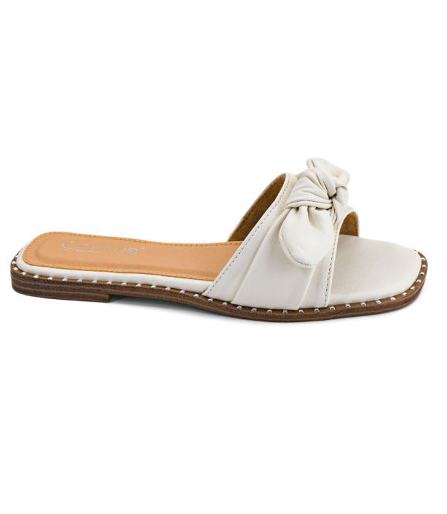 Clam Bake in Ivory by Corkys