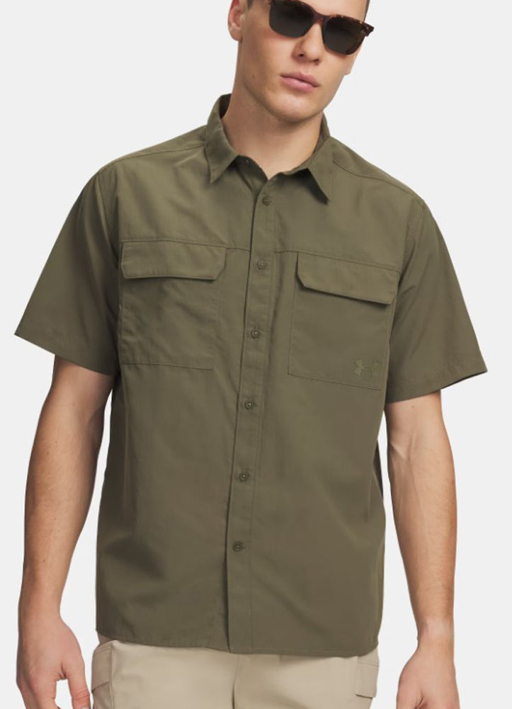 Outdoor Essential Woven SS in Green by Under Armour