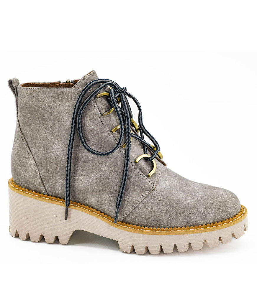 Trail Ride in Light Grey by Corkys