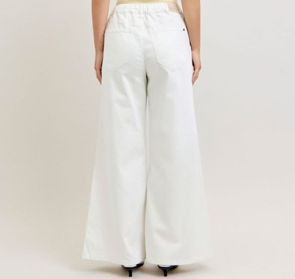 HW Featherweight Palazzo Rose Gold Trim Pants in White by Judy Blue