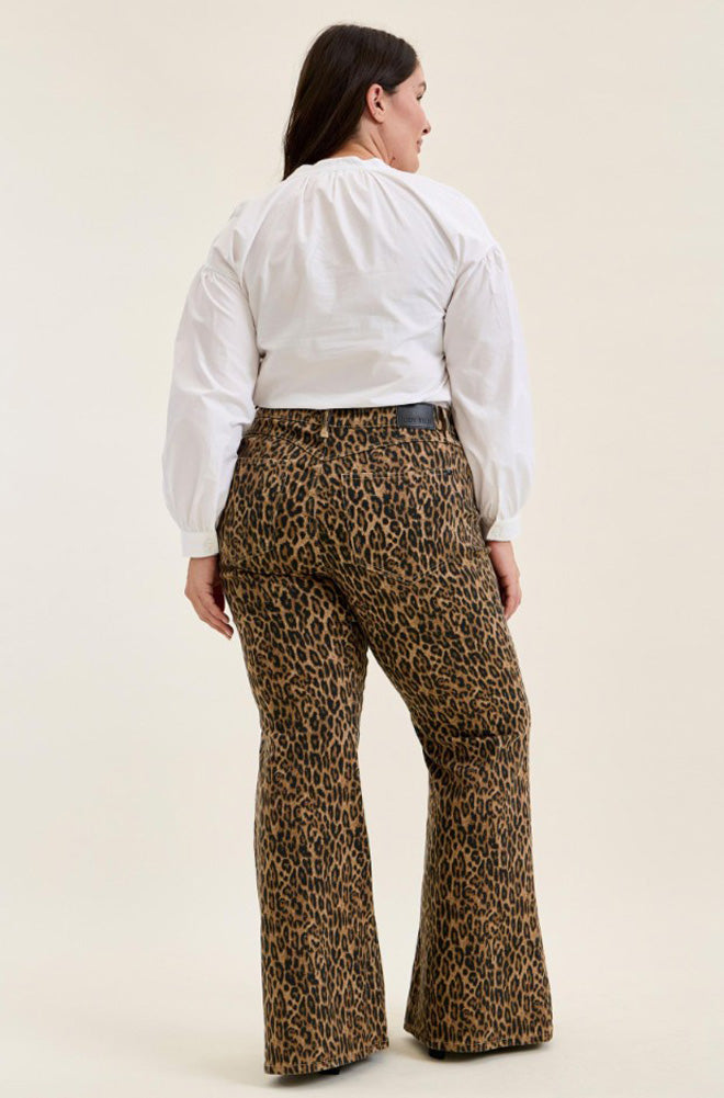 Plus MR Jaqueline Flare Leopard Jeans by Judy Blue