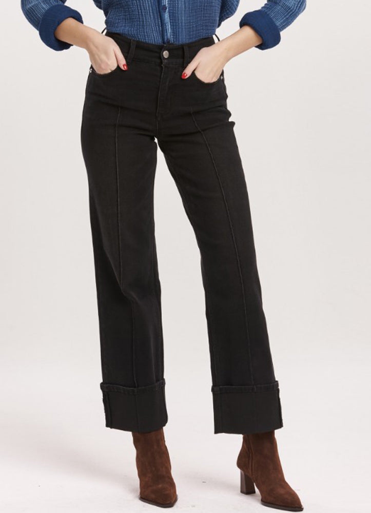 Holly in Jet Set by Dear John