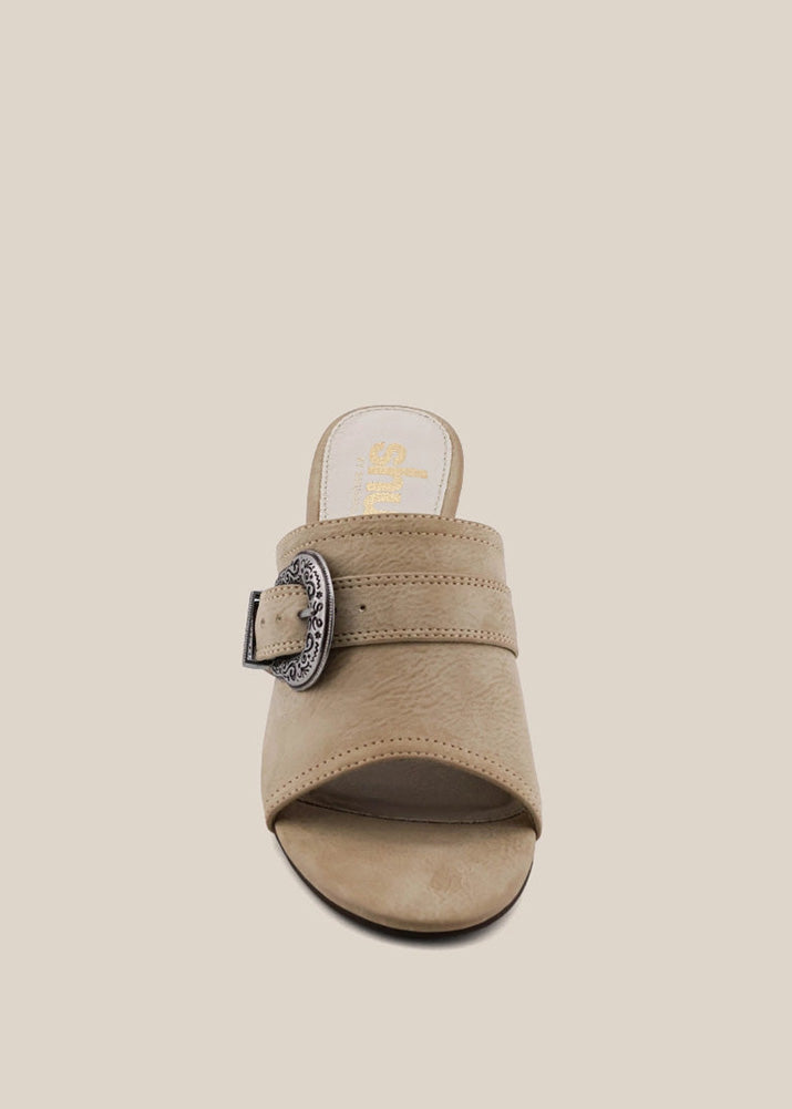 Giselle in Ivory by Shushop