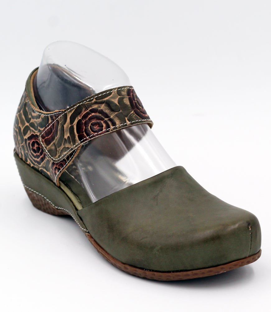 Gloss Pansy in Olive Green by L'Ariste