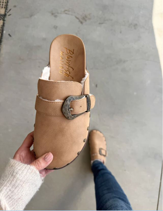 Skylar Cozy in Cashew by Blowfish