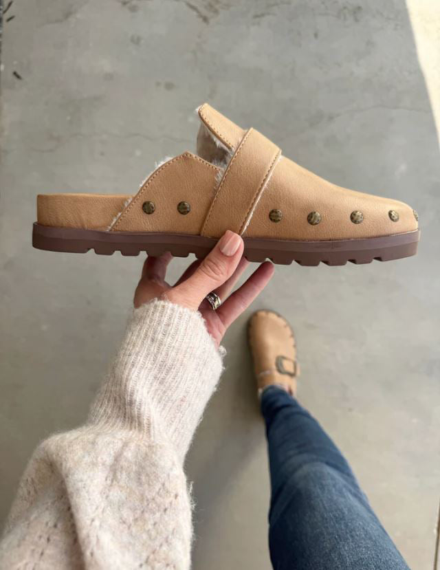 Skylar Cozy in Cashew by Blowfish