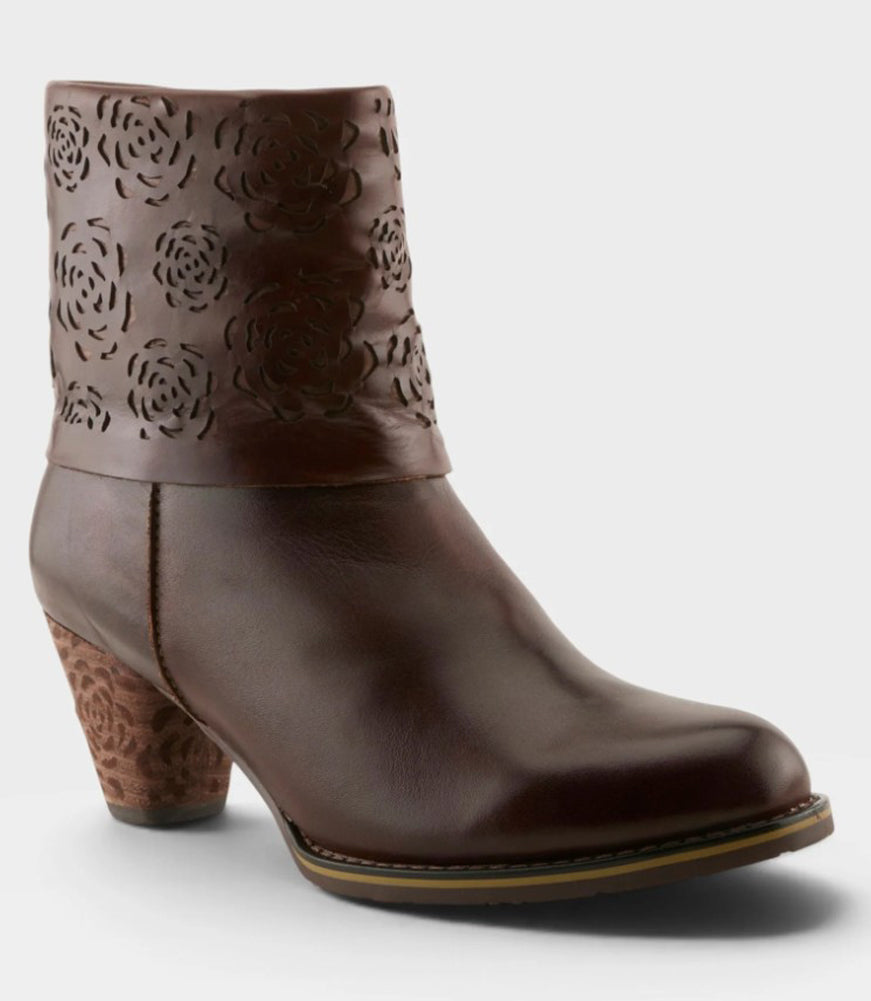 KissofaRose in Dark Brown by L Artiste