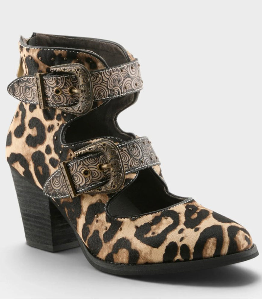 Notched-Leo in Black Multi by L Artiste