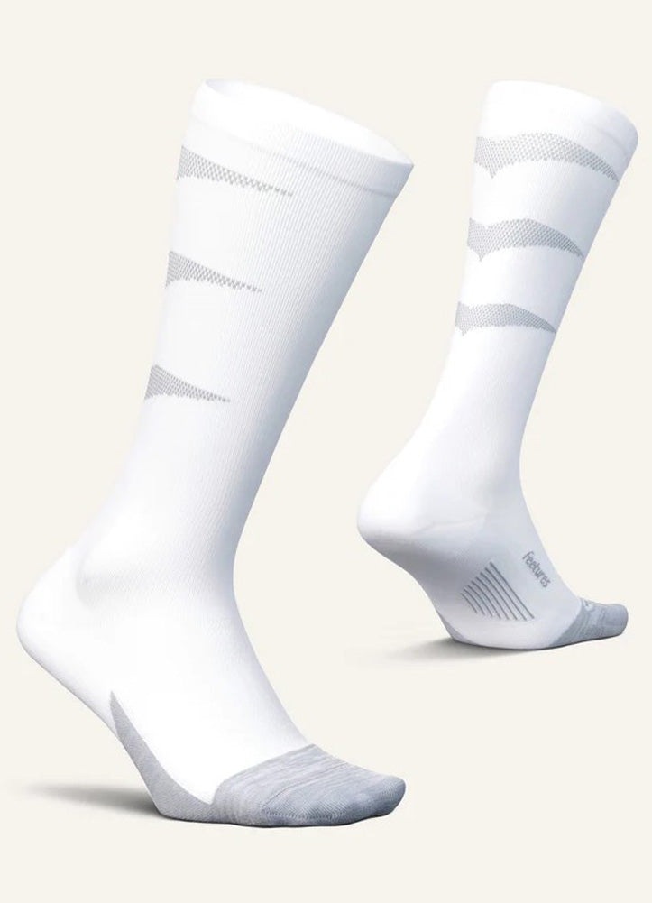 Grad Comp Light Cush Knee High White by feetures