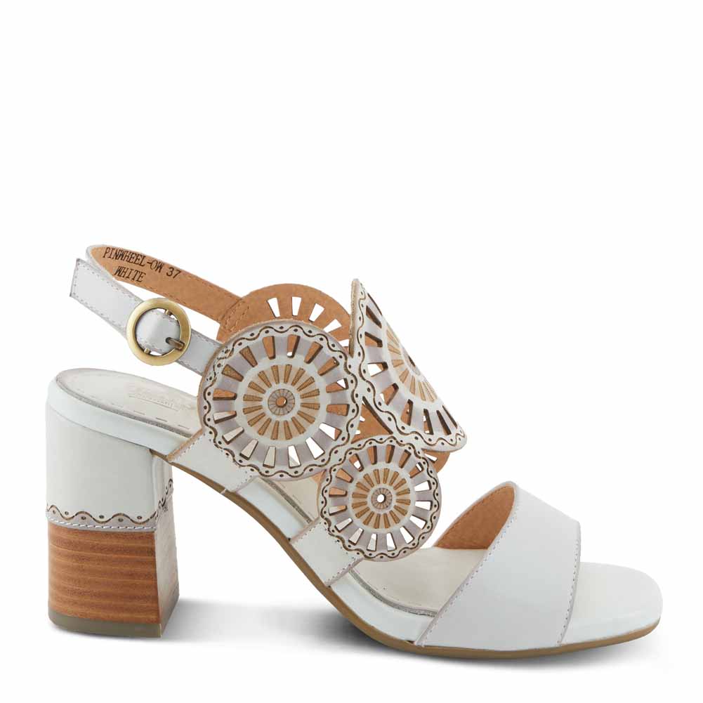 Pinwheel in Off White by L Artiste
