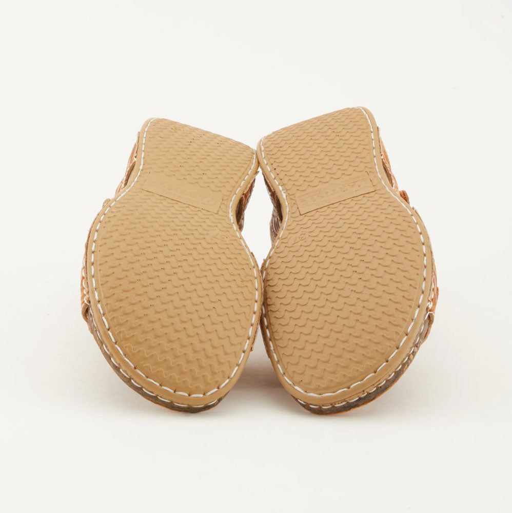 Popular in Camel by L Artiste