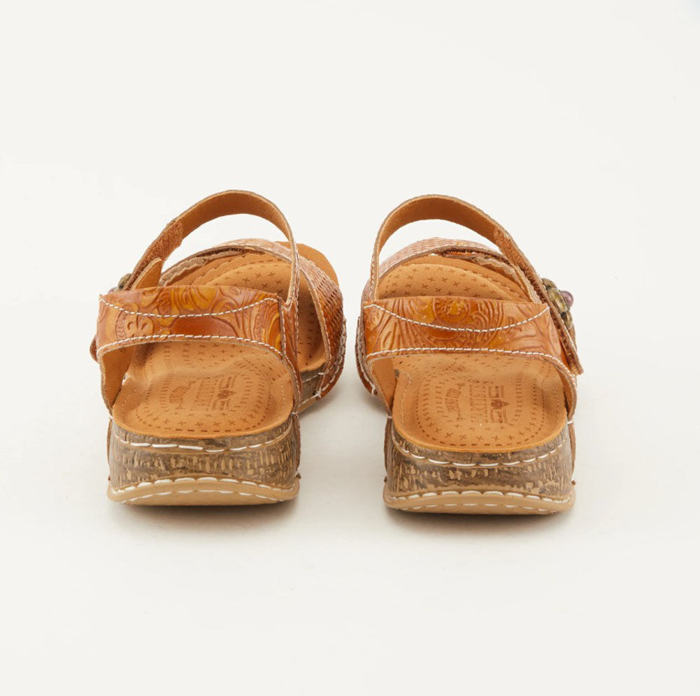 Popular in Camel by L Artiste