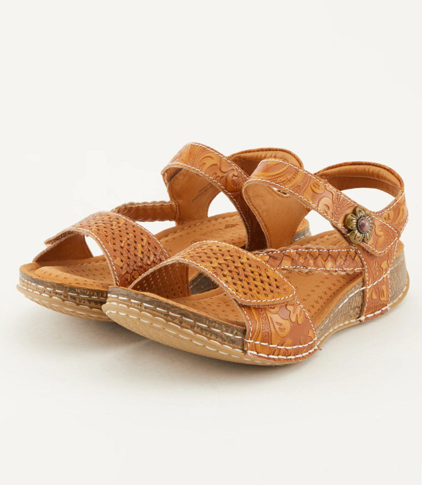 Popular in Camel by L Artiste