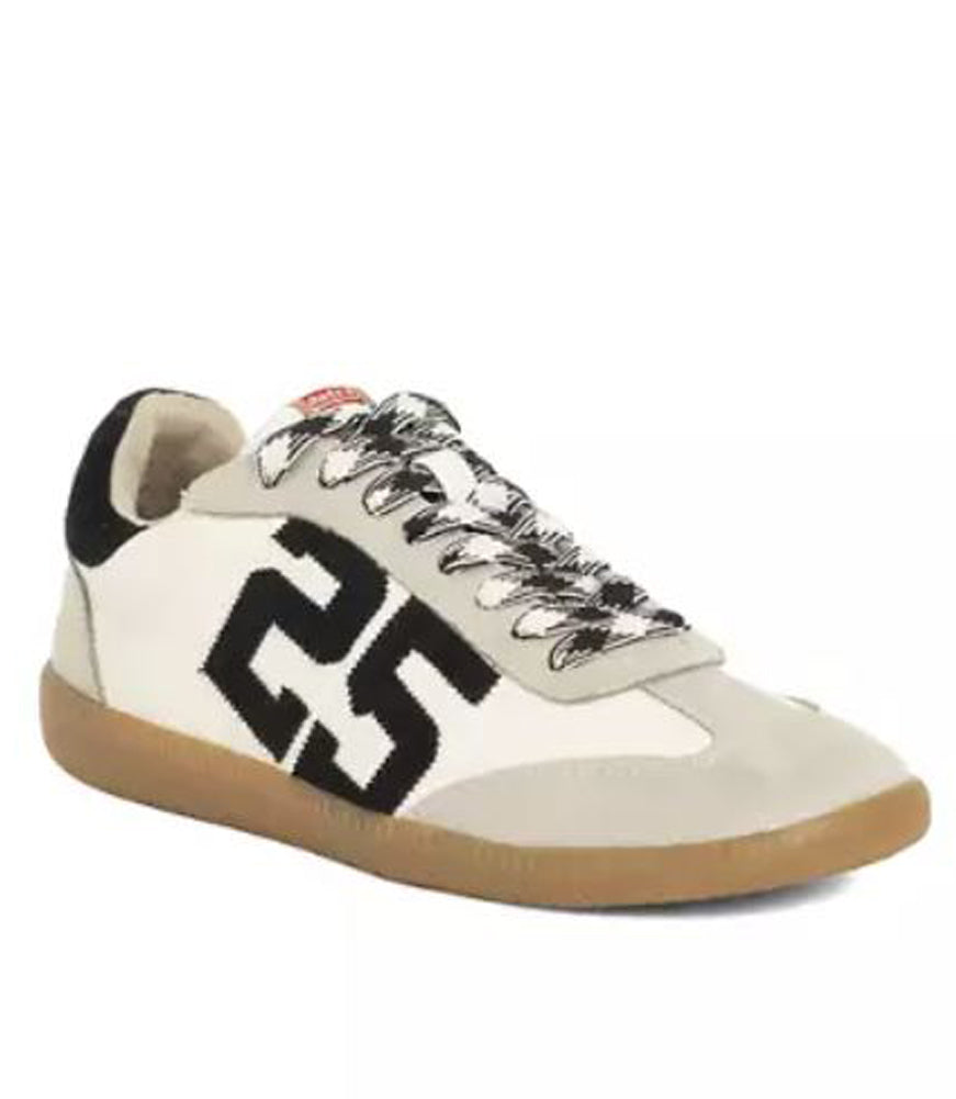 Retro in Black/White by Shushop