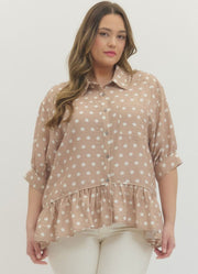 Plus Polka Dot SS Ruffle Hem Top in Sand by Entro