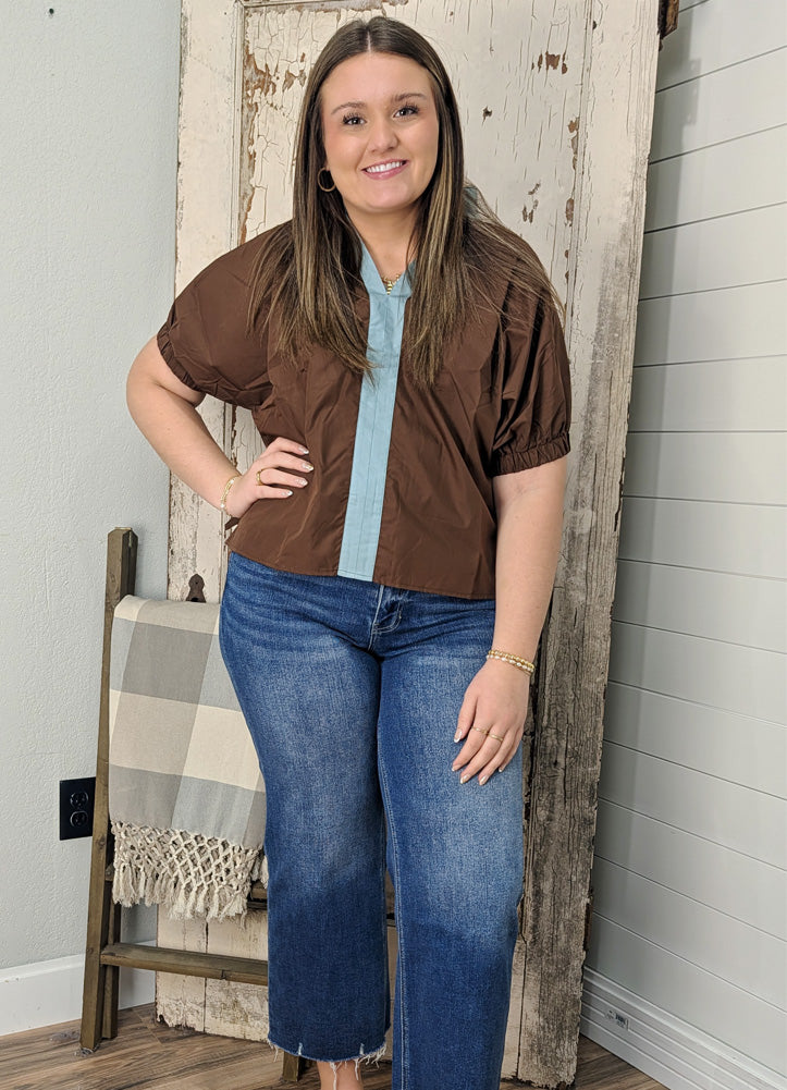 Solid Short Puff Sleeve Contrast Trim Top in Brown by Entro