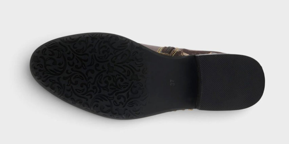 Tiamia in Brown by L Artiste