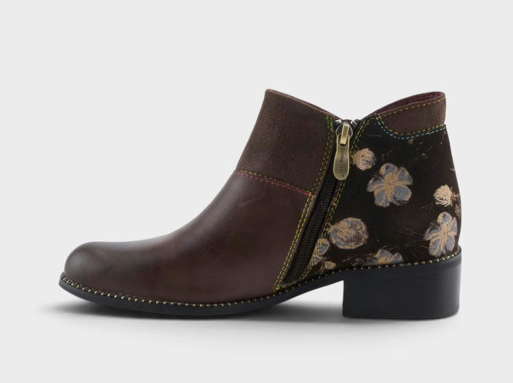 Tiamia in Brown by L Artiste