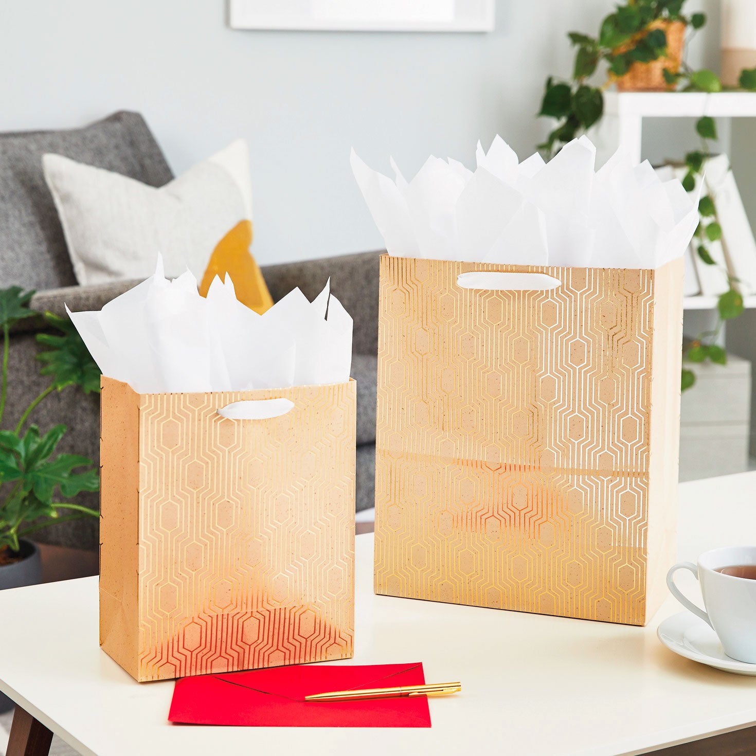 Hallmark 9.6'' Gold Geometric Medium Gift Bag