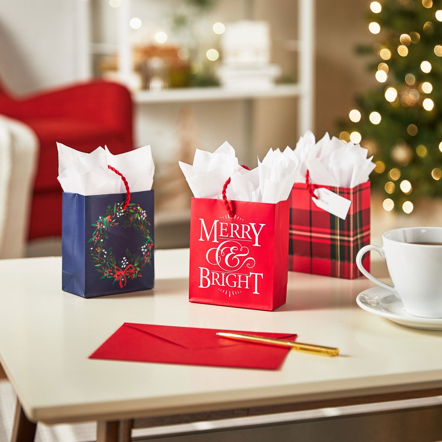 Hallmark 4.6'' Tailored Traditional 3-Pack Christmas Gift Card Holder Mini Bags