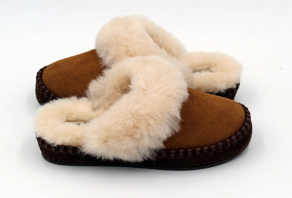 Oaken in Chestnut by UGG