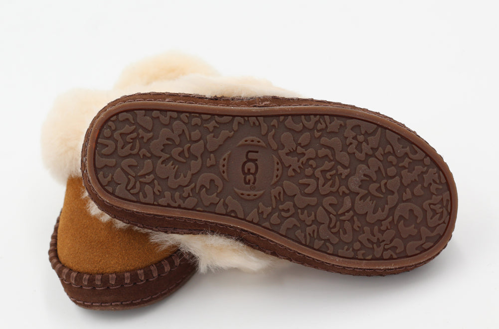 Oaken in Chestnut by UGG