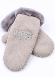 Heritage Logo Mitten in Seal by UGG