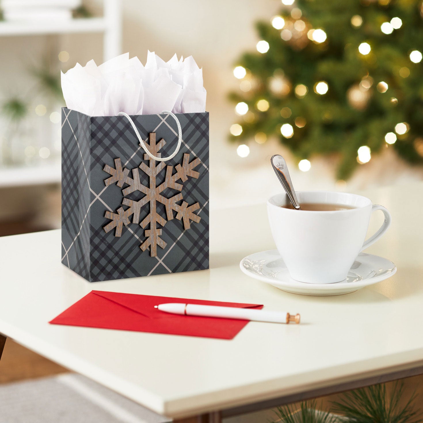 Hallmark 6.5'' Green Plaid With Snowflake Small Holiday Gift Bag