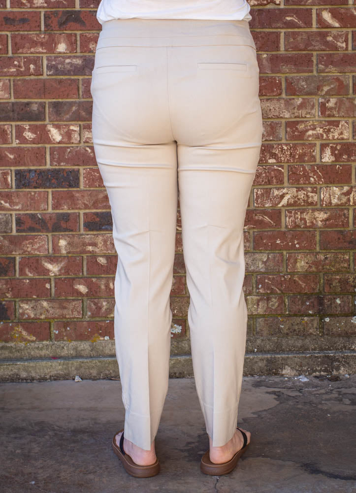 Woven Pant in Cashew by Renuar
