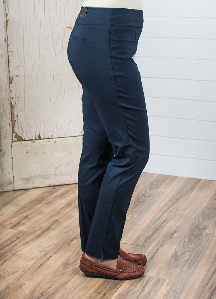 Pull On Skinny Pant in Midnight by Renuar
