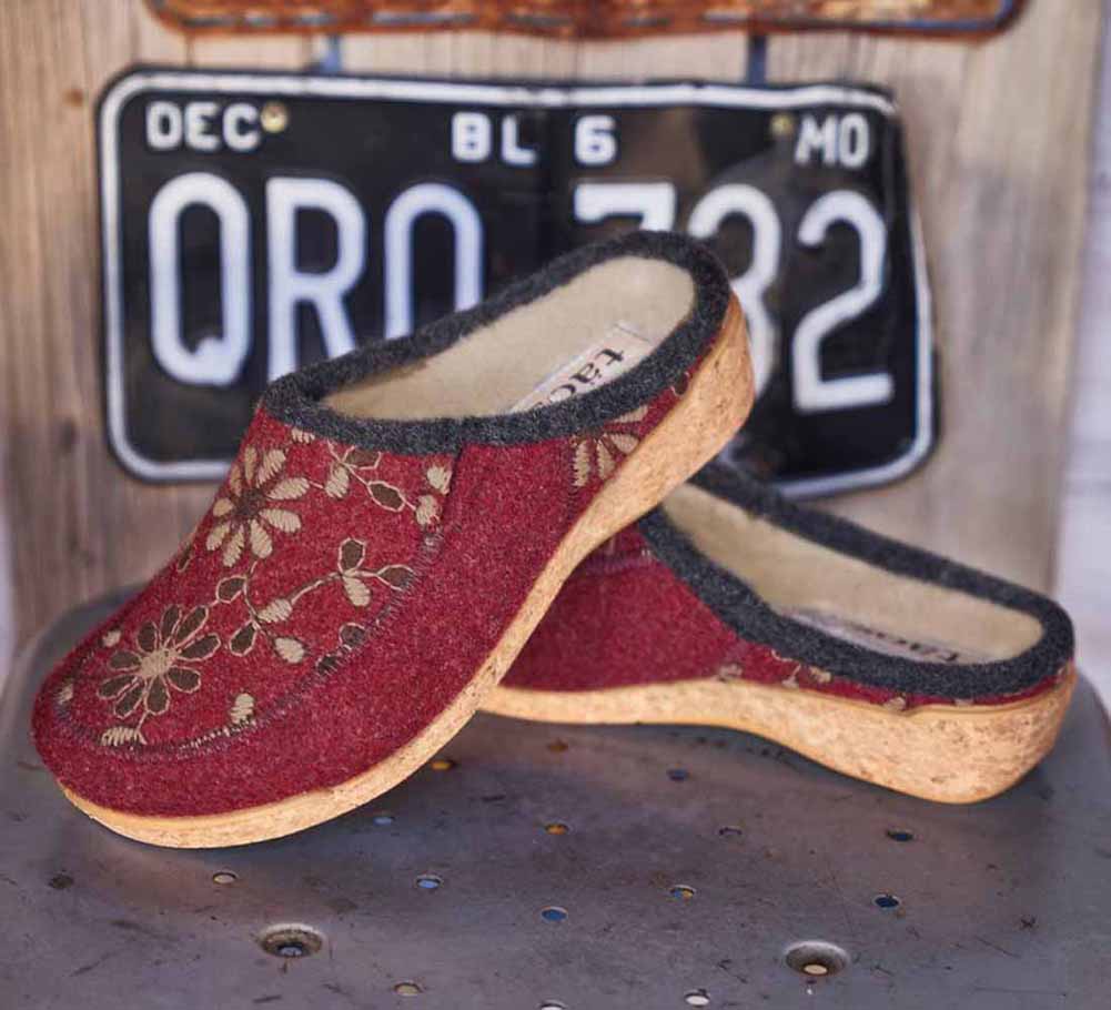 Woolderness in Cranberry by Taos